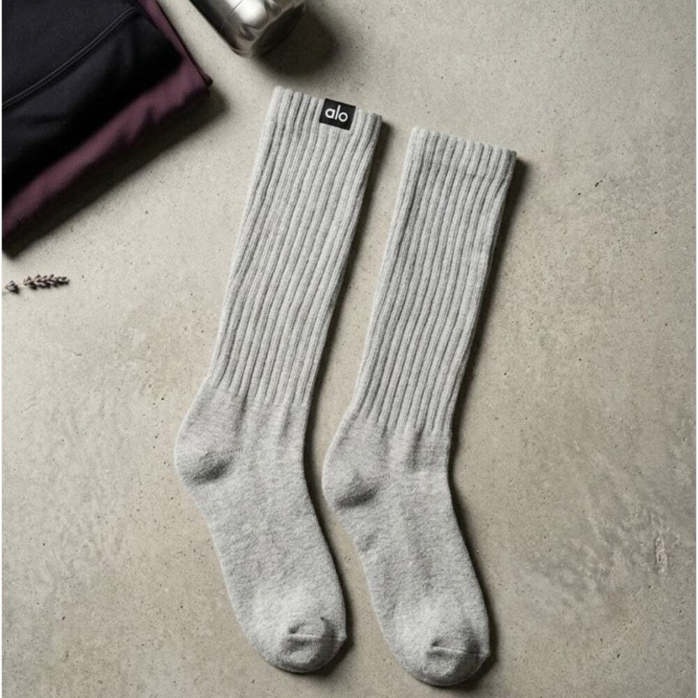 Alo Yoga Light Grey Heather Ribbed Crew Scrunch Socks Pilates Athleisure - Picture 4 of 5